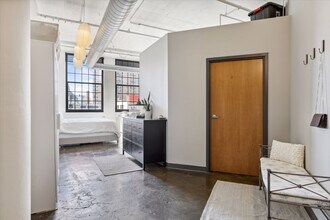 500 Robert St N in St. Paul, MN - Building Photo - Building Photo