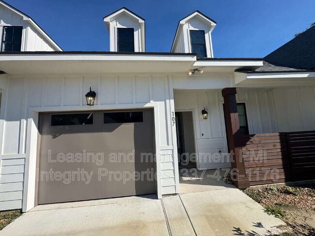 101 Foster Grove Drive in Youngsville, LA - Building Photo - Building Photo