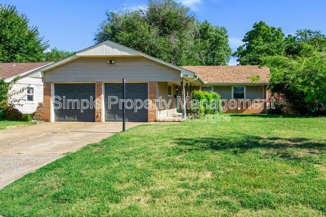 property at 3221 Beechwood Dr