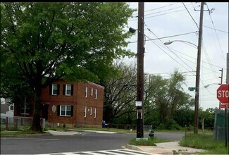 1136 45th St NE in Washington, DC - Foto de edificio - Building Photo