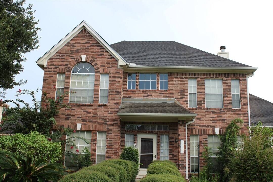 6726 Trimstone Dr in Pasadena, TX - Building Photo