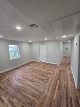 231 N Clinton St, Unit 3 in East Orange, NJ - Foto de edificio - Building Photo