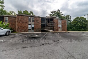 454 Berlin Dr in Knoxville, TN - Building Photo