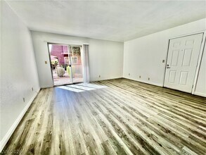 4380 Sandy River Dr in Las Vegas, NV - Building Photo - Building Photo