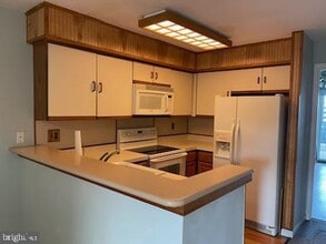 10 Queen Elizabeth Ct in Chester, MD - Building Photo - Building Photo