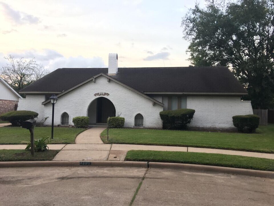 9306 Longstaff Dr Photo