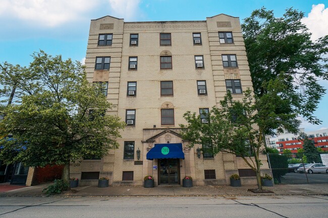Cavendish in Pittsburgh, PA - Building Photo - Building Photo