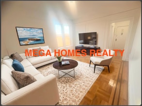 3220 35th St in Astoria, NY - Foto de edificio - Building Photo