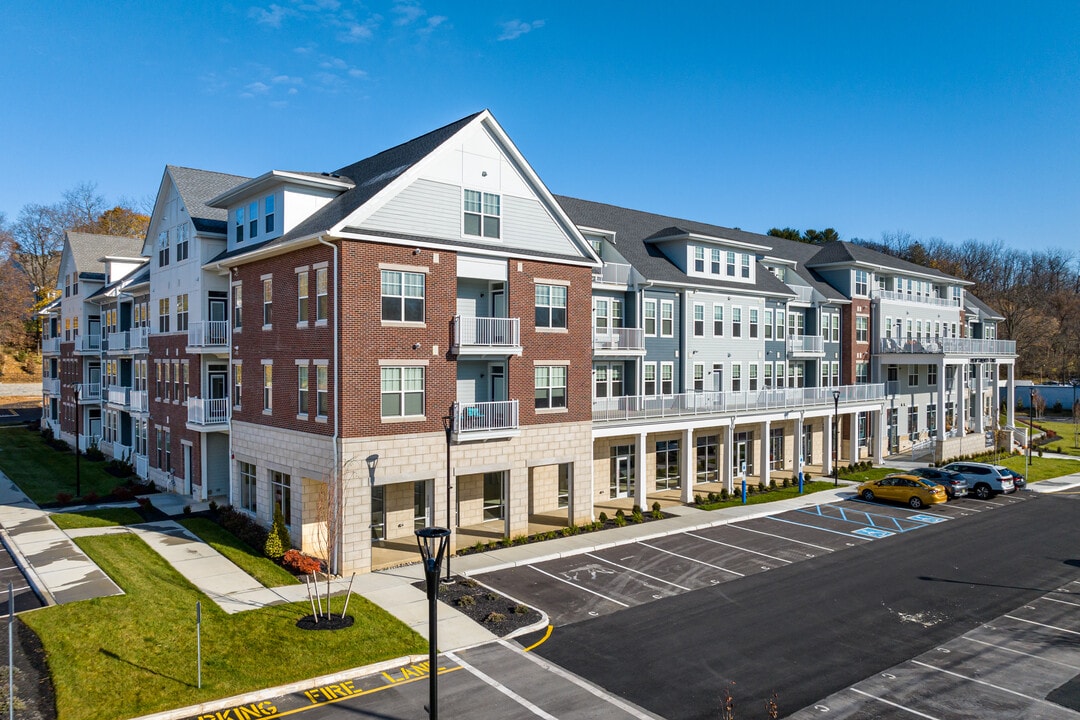 View 22 in Clinton Township, NJ - Foto de edificio