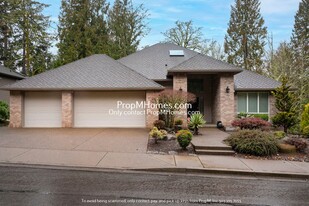 4631 SE Deer Creek Pl in Gresham, OR - Building Photo