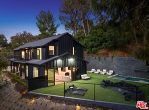 3140 Coldwater Canyon Ave in Los Angeles, CA - Building Photo - Building Photo