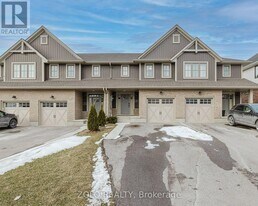 9 Charter Creek Ct in St Thomas, ON - Building Photo