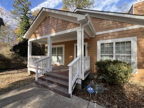 1903 Chattahoochee Pl in East Point, GA - Building Photo - Building Photo