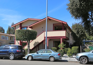 396-420 Chumalia St in San Leandro, CA - Building Photo - Building Photo