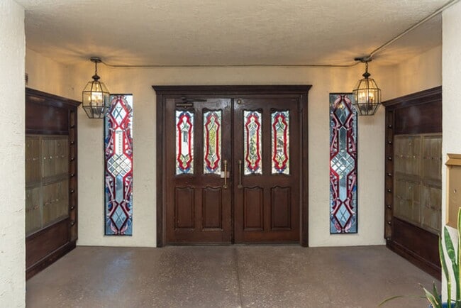 1263 Robinson Ave in San Diego, CA - Foto de edificio - Building Photo