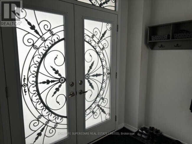 8755 Sourgum Ave in Niagara Falls, ON - Building Photo - Building Photo