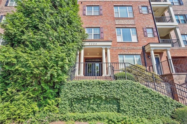 2300 Peachford Rd in Atlanta, GA - Building Photo - Building Photo