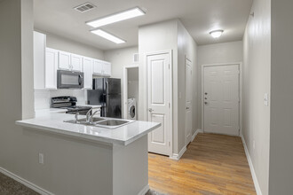 RETREAT AT NORTH BLUFF in Austin, TX - Foto de edificio - Interior Photo