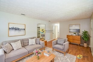 4533 Jade Dr E in Jacksonville, FL - Building Photo