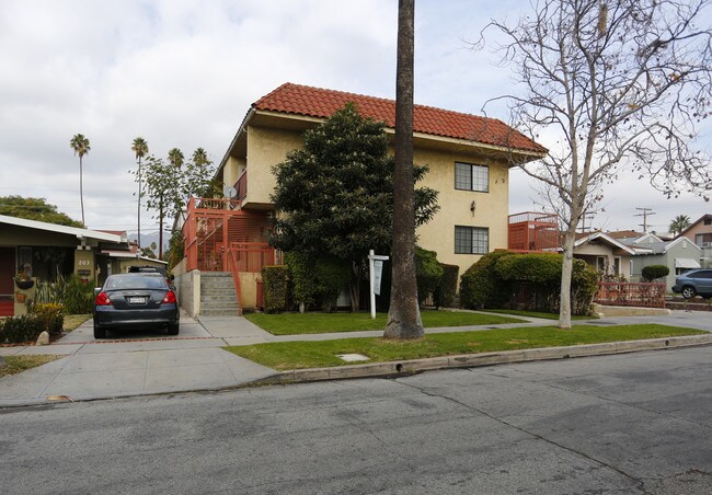 131 W Garfield Ave in Glendale, CA - Building Photo - Building Photo