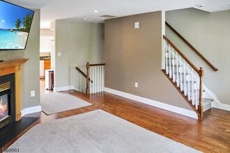 302 Mercer Ct in Hackettstown, NJ - Building Photo - Building Photo