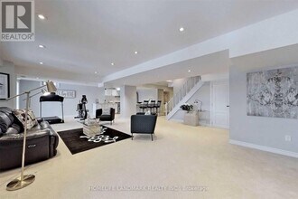 19 Brass Dr in Richmond Hill, ON - Building Photo - Building Photo