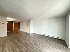36 Greentree Ln in Weymouth, MA - Building Photo - Building Photo