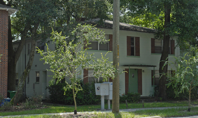 1231 SW 4th Ave in Gainesville, FL - Foto de edificio - Building Photo