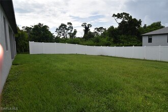 4666 Villa Capri Ln in Bonita Springs, FL - Building Photo - Building Photo