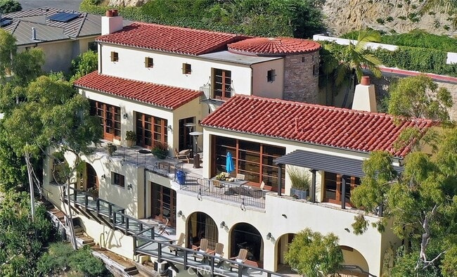 1131 Emerald Bay in Laguna Beach, CA - Building Photo - Building Photo