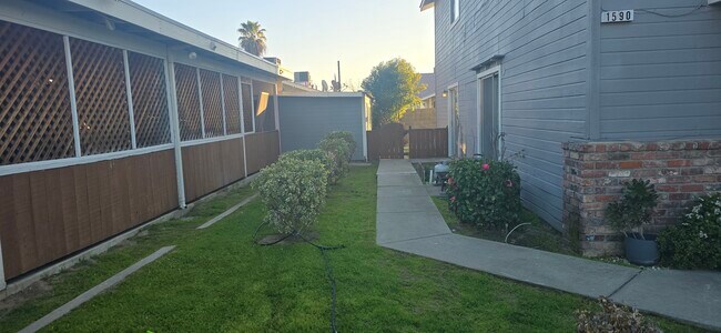 1580 N Denair Ave in Turlock, CA - Building Photo - Building Photo