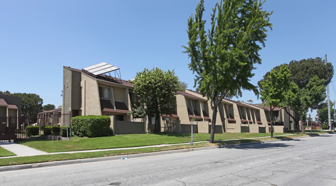 Pioneer Gardens Apartments in Santa Fe Springs, CA - Building Photo