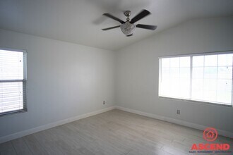 3802 Boswellia Dr in Bakersfield, CA - Building Photo - Building Photo