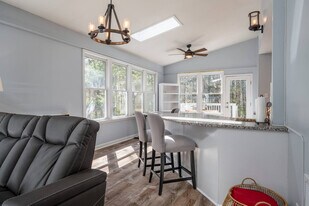 202 Woodglen Ln in Chapel Hill, NC - Building Photo