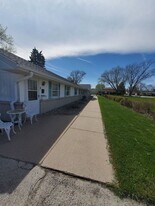 405 Kirkwood Ave. (5 Unit) in South Milwaukee, WI - Building Photo