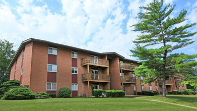 Brookwood Apartments in Indianapolis, IN - Building Photo - Building Photo