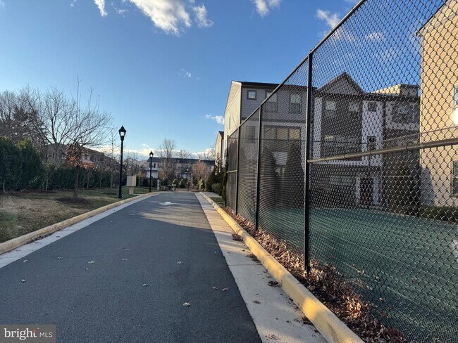 120 Tolocka Terrace NE in Leesburg, VA - Building Photo - Building Photo