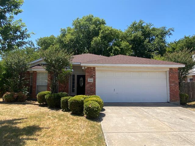 1042 Palomino Dr in Little Elm, TX - Building Photo
