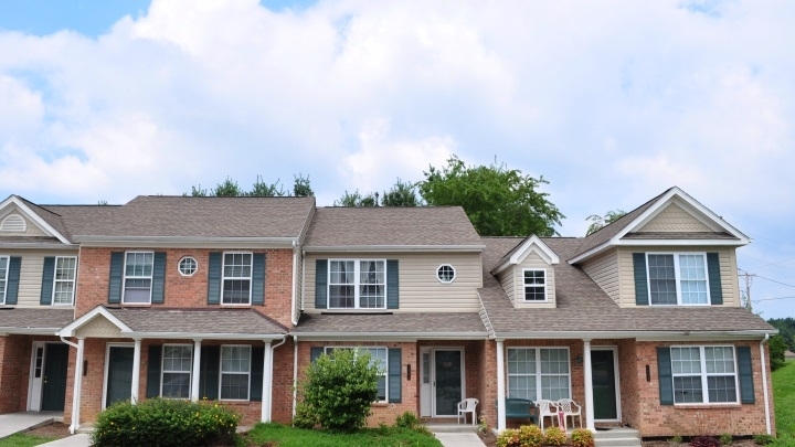 Henley Place in Christiansburg, VA - Foto de edificio