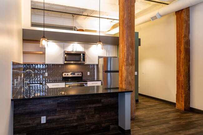 Spaghetti Works Apartments in Wichita, KS - Foto de edificio - Interior Photo