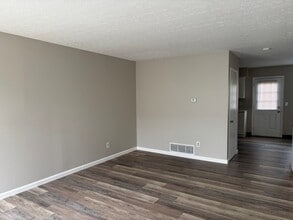 7320 Fall Creek Ln in Columbus, OH - Building Photo - Building Photo
