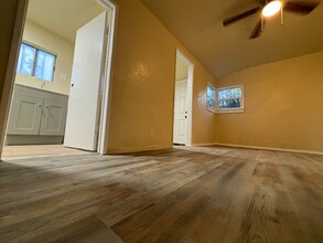 1129 E 103rd St in Los Angeles, CA - Building Photo - Building Photo