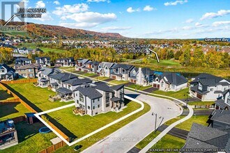 157 Springside Cres in Blue Mountains, ON - Building Photo - Building Photo