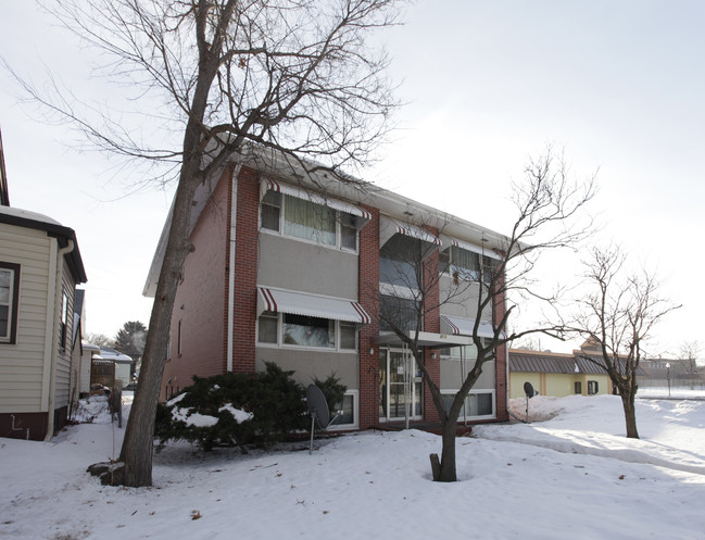 2010 S 12th St in Lincoln, NE - Foto de edificio - Building Photo