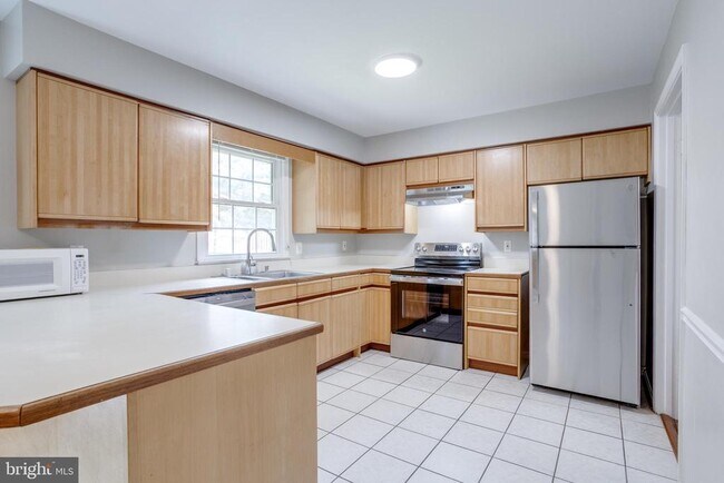 4685 Forestdale Dr in Fairfax, VA - Building Photo - Building Photo