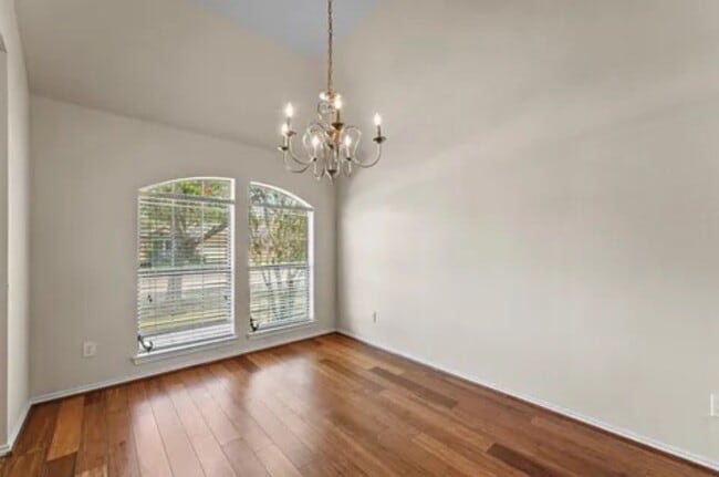 property at 21 Palm Desert Dr