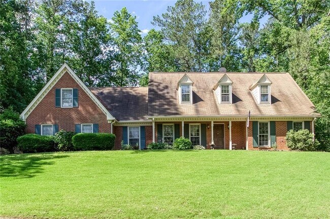property at 179 Lakeside Dr NW