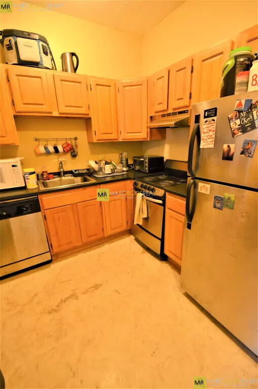 591 Beacon St, Unit 2 in Boston, MA - Building Photo - Building Photo