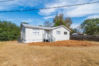 9159 Taylors Ferry Rd in Bessemer, AL - Building Photo - Building Photo