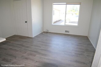 1313 Main St in Lynden, WA - Building Photo - Building Photo